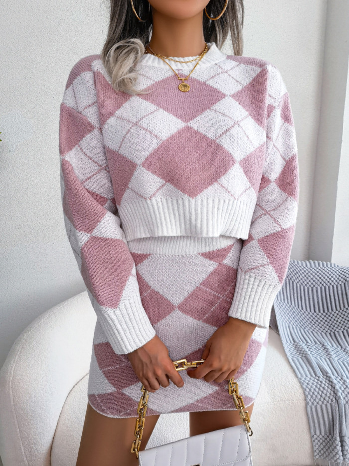 Contrasting Color Rhombus Cropped Sweater With Hips And Casual Two-piece Outfits