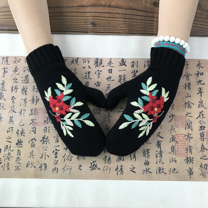 Fashion Red Bean Embroidered Retro Warm Floral Mittens  Gloves