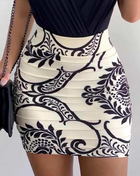 Sexy Sleeveless V-Neck Camisole + Pattern Printed Pleated Skirt Two-piece Outfits