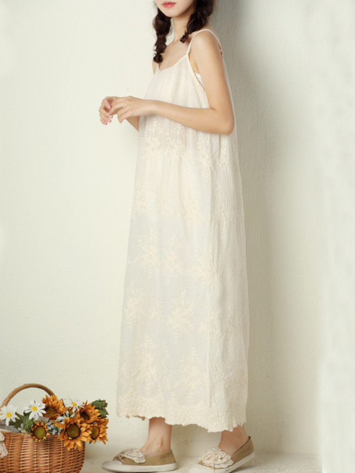 Fashion Fresh and Sweet Solid Color Embroidered Loose  Maxi Dress