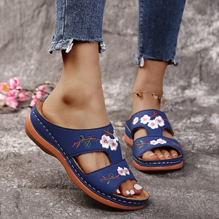 New Women's Casual Floral Embroidered Plus-size Slippers