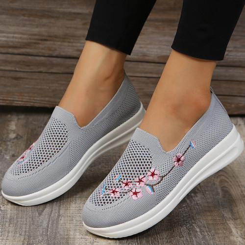 Women's Floral Embroidery Plus Size Casual Flats