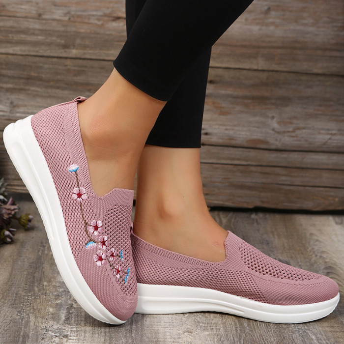 Women's Floral Embroidery Plus Size Casual Flats