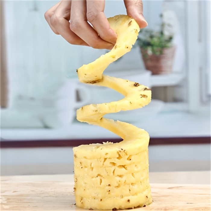 Stainless Steel Pineapple Corer and Slicer: Easy Fruit Core Removal for Your Kitchen