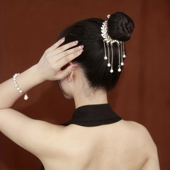 Stylish Women's Wheat Tassel Hair Clip for Back of Head Bun and Ponytail - Securely Buckle Hair with Headdress Hair Accessory