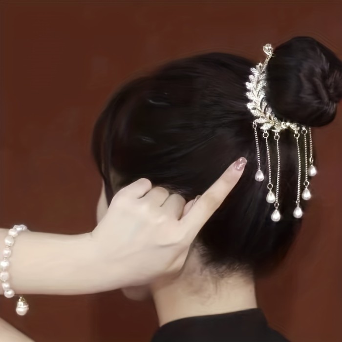 Stylish Women's Wheat Tassel Hair Clip for Back of Head Bun and Ponytail - Securely Buckle Hair with Headdress Hair Accessory