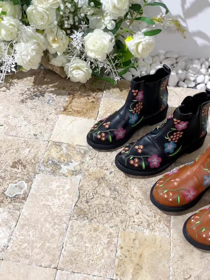 Women's  Floral Embroidered Chunky Heel Boots, Fashion Stretch Fabric Sided Boots, Comfortable Short Boots