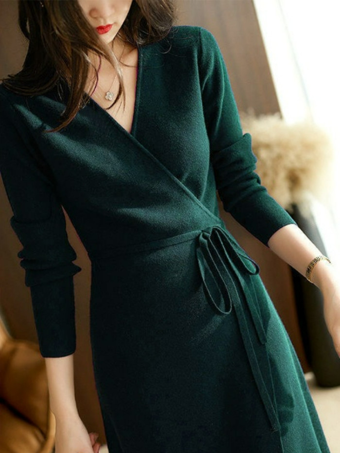 Women's Fashionable V-Neck Lace-Up Loose Elegant Casual Knitted Dress