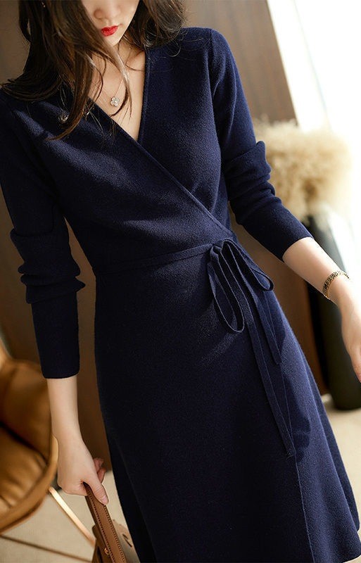 Women's Fashionable V-Neck Lace-Up Loose Elegant Casual Knitted Dress