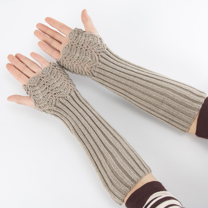 Stay Warm & Fashionable This Winter: Knitted Fingerless Gloves with Long Touch Screen Fingers for Women