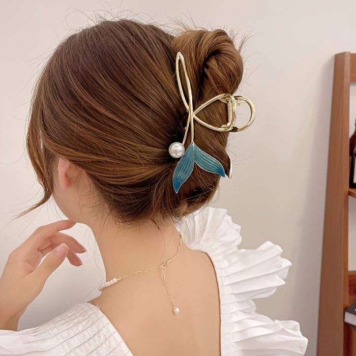 Hair Claw, Large Clip, Cute Hair Accessories, Geometric Hair Claw, Simple Girl Hair Clip, Blue Fishtail Hair Claw