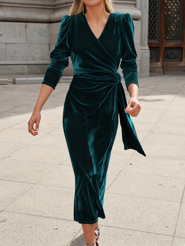 Plus Size Elegant Party Dress, Women's Plus Solid Velvet Lantern Sleeve Surplice Neck Slight Stretch Dress