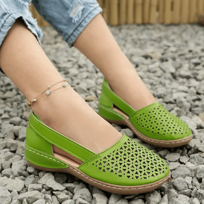 Women's Hollow Out Sandals, Round Closed Toe Breathable Solid Color Slip-on Sandals, St.Patrick's Day Shoes