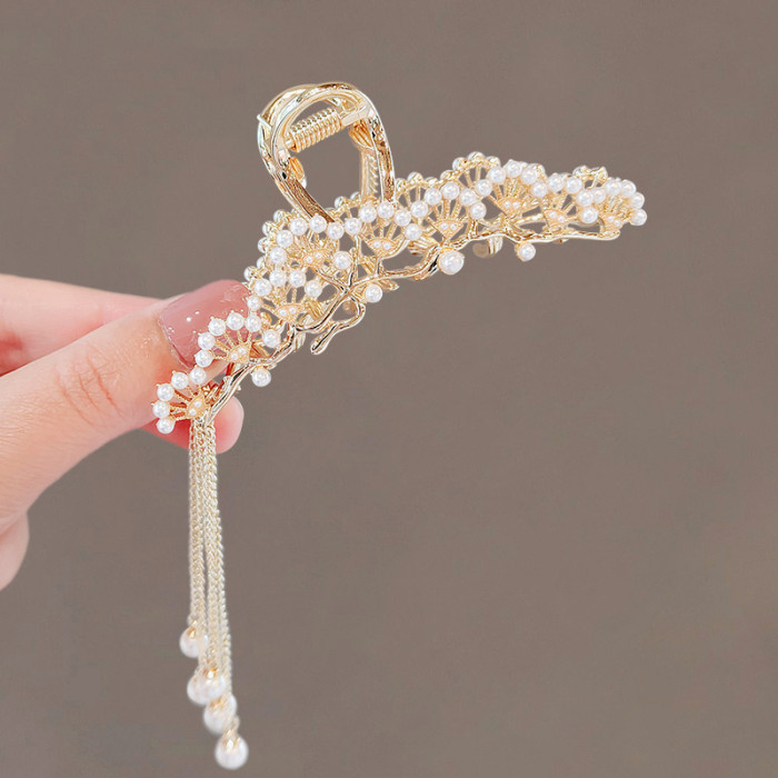 Stylish Faux Pearl Hair Clip with Strong Hold and Nonslip Grip - Perfect Fashion Accessory for Women