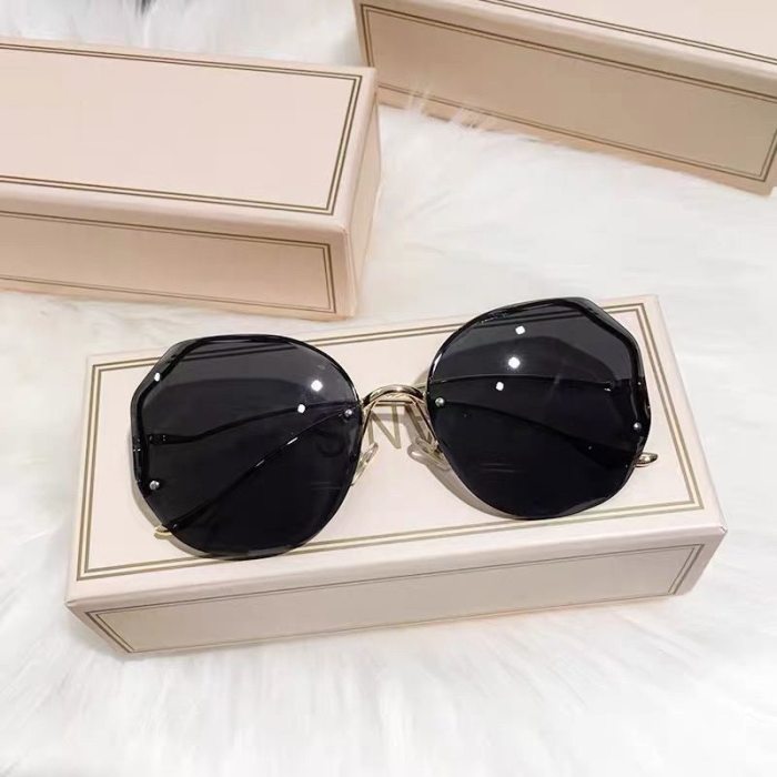 Fashion Sunglasses Women Metal Female Vintage Ladies Stylish Design Oversized Square Sunglasses For Women