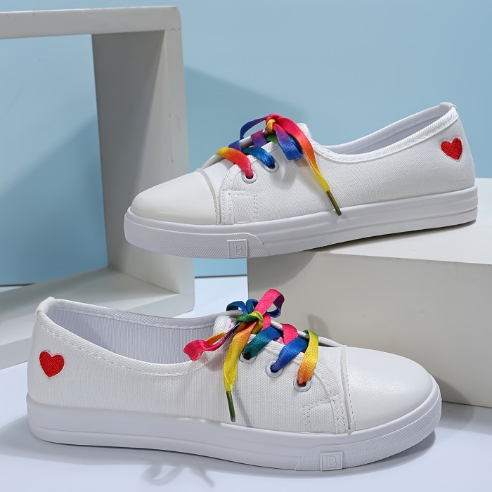 Women's Heart Pattern Canvas Shoes, Casual Lace Up Outdoor Shoes, Lightweight Los Top Sneakers