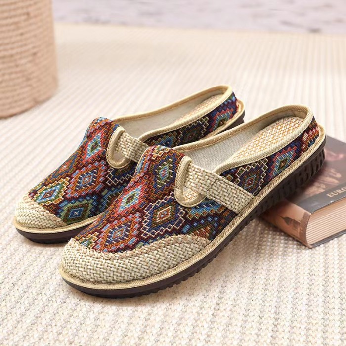 Women's Geometric Closed Toe Mules - Stylish and Comfortable Casual Slides