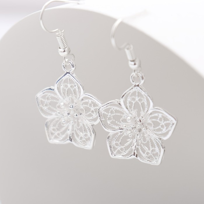 Vintage Silver Plated Boho Hollow Flower Earrings for Women - Stylish and Unique Jewelry
