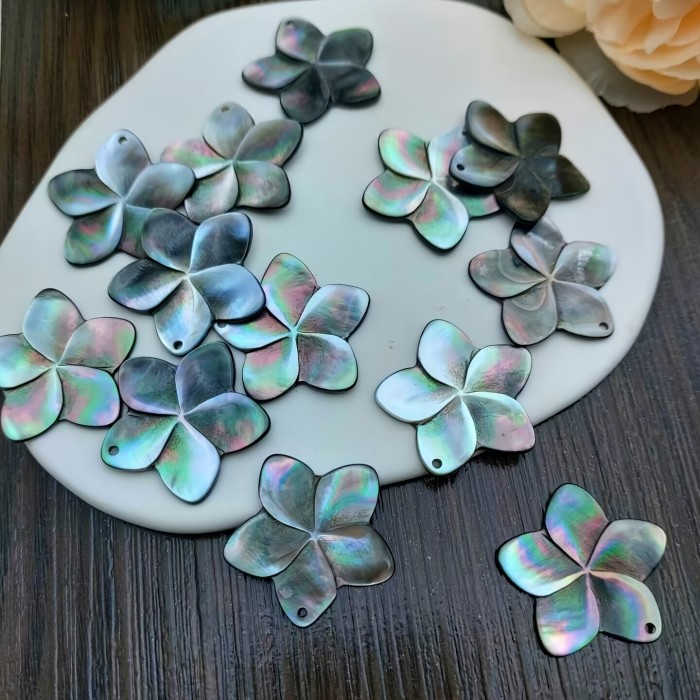 4pcs Natural Carved Mother Of Pearls Charms DIY Beads Shell Pendants For Jewelry Making Mop Shell Pearls Pendant Jewelry Findings