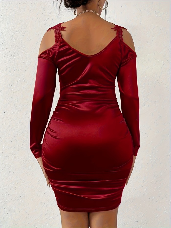 Vibrant Solid Color Polyester Bodycon Dress - Strapless, V-Neck, Ruched, Elastic, Elegant Cold Shoulder Design - Perfect for Womens Formal Events and Parties