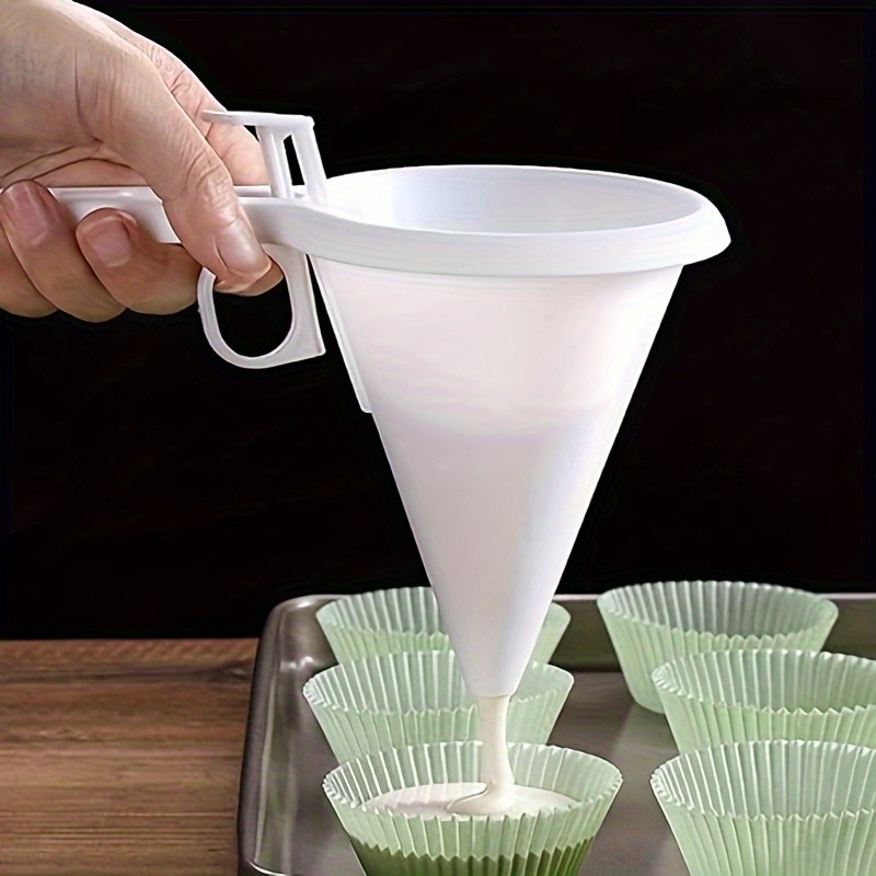 All-Purpose Handheld Baking Funnel – Adjustable Cream & Chocolate Dispenser for Professional Cake Decorating