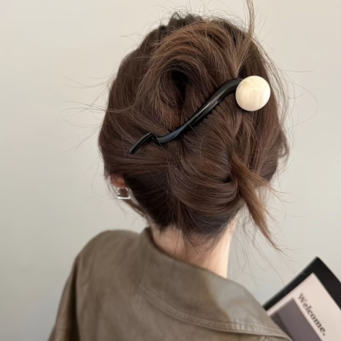 Sleek Monochrome  Luxury Coffee Brown Faux Pearl Hair Clip - Vintage-Inspired Twist Design For Sophisticated Hairstyles