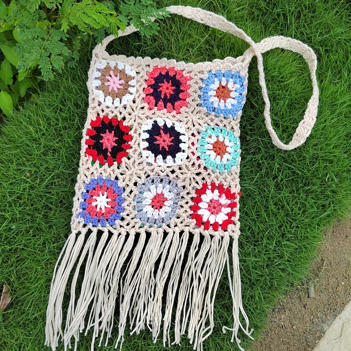 1pc Girl's Handmade Crochet Handbags, Simple Knitted Shoulder Bags, Tassel Retro Ethnic Style Bags
