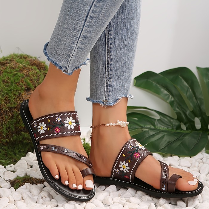 Chic Floral Embroidered Flat Slides - Slip-On, Lightweight, Breathable, Open-Toe, Fabric Lining, TPR Sole, Perfect for Summer Beach, Casual Outings - Comfortable, Easy to Wear, Toe Loop Design