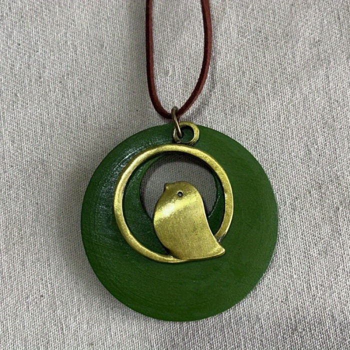 Vintage Wooden Bird Necklace Christmas Halloween gift