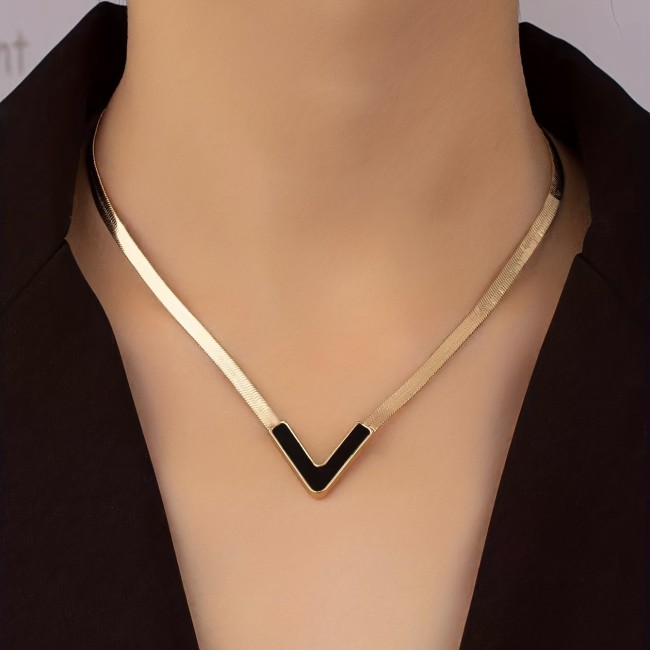 18K Gold Plated Personality V-Shaped Pendant Necklace Simple Style Jewelry Gift Women's Accessories