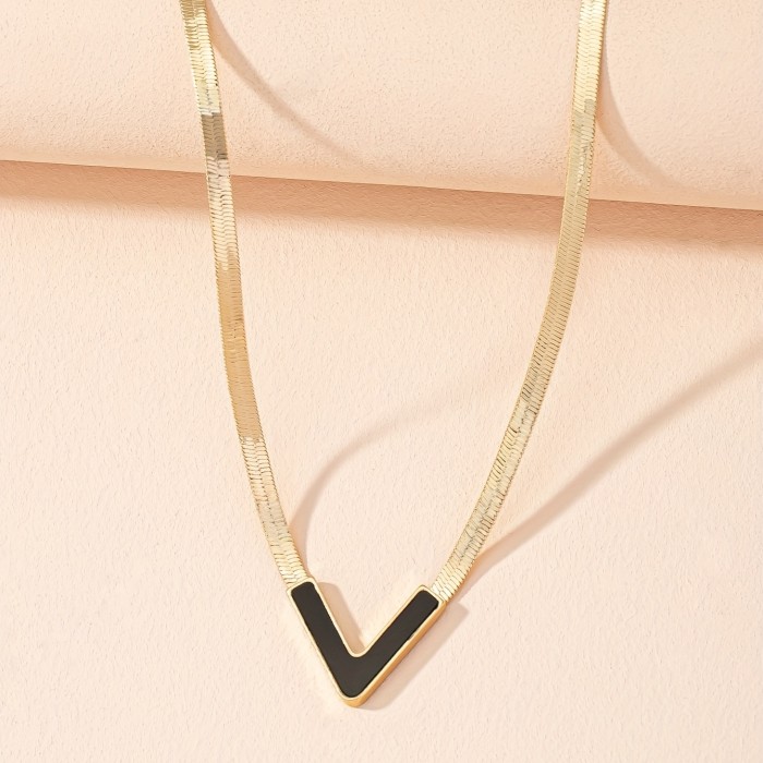 18K Gold Plated Personality V-Shaped Pendant Necklace Simple Style Jewelry Gift Women's Accessories