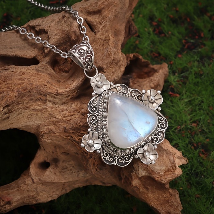Retro Romantic Love Drop Shape Blue Natural Stone Petal Pendant Necklace Women's Fashion Elegant Charm Party Prom Jewelry Gift
