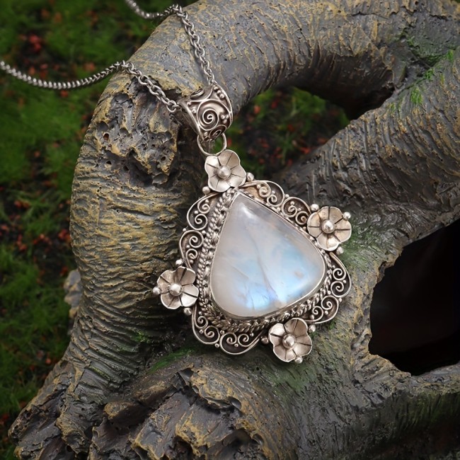 Retro Romantic Love Drop Shape Blue Natural Stone Petal Pendant Necklace Women's Fashion Elegant Charm Party Prom Jewelry Gift
