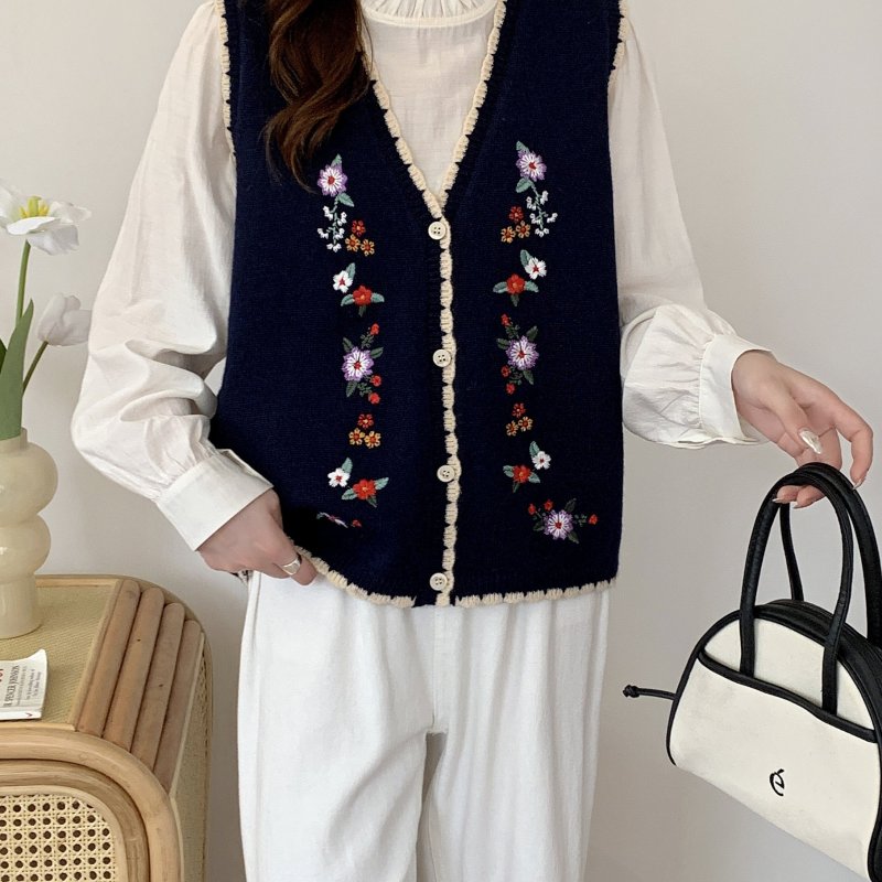 Vintage Women's Sleeveless Floral Embroidered Knitted Vest with Contrast Trim, Button Front Design for Spring & Fall