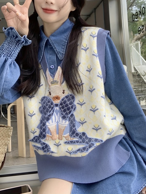 Chic Bunny Embroidered V-Neck Knit Sweater Vest for Women - Cozy Polyester, Perfect for Fall\u002FWinter