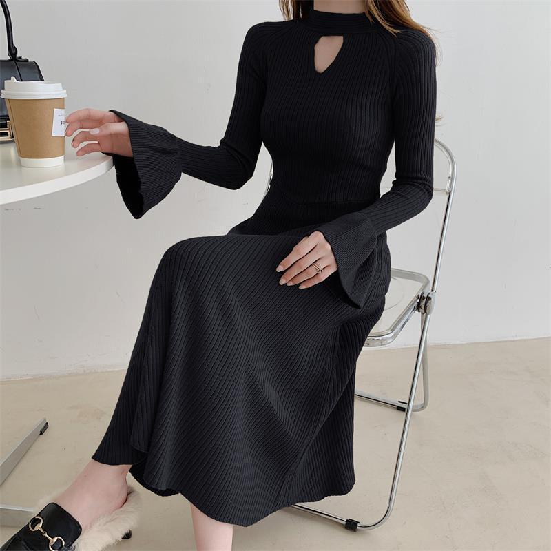 Elegant knitted front and rear two-wear niche dress in winter