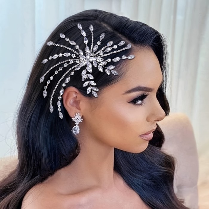 Glamorous Silver Hair Comb with Crystal Embellishments - Perfect for Wedding Day