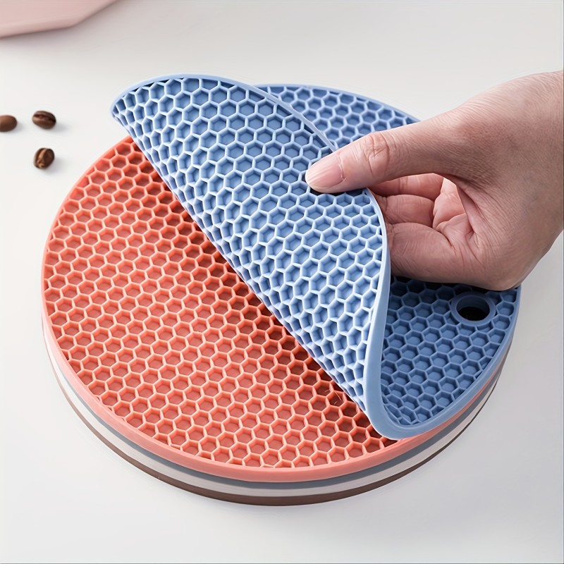 1\u002F4pcs Round Honeycomb Silicone Placemat 6.7 Inch, Heat Insulation Pad, Non-slip Pot Holder, Easy To Clean And High Temperature Resistant Table Mat, Tabletop Protection, Home Kitchen Dining Table Decor