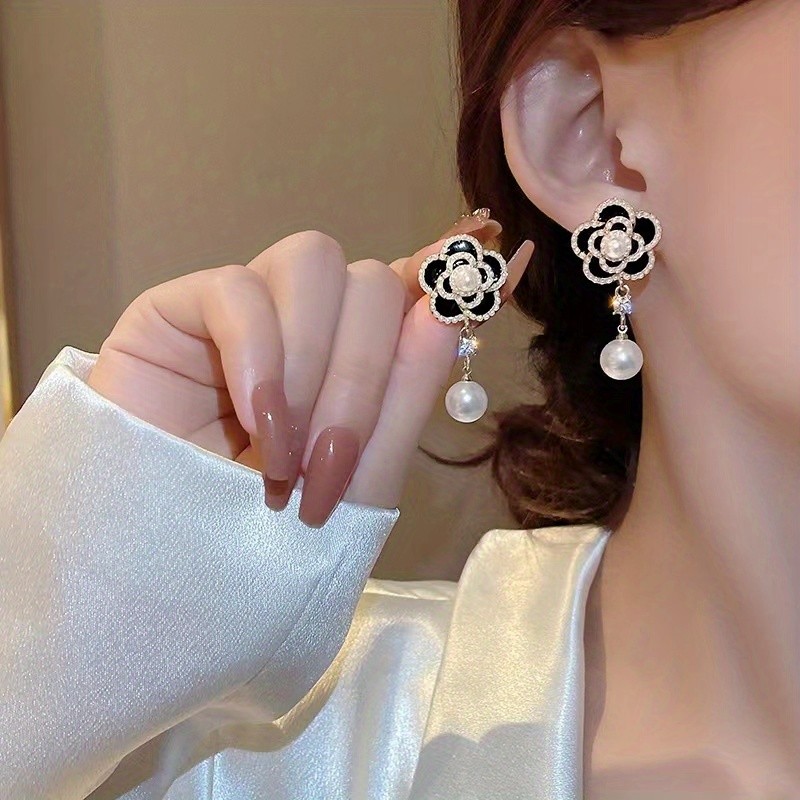 Women's High Fashion Camellia Earrings Female Temperament Goddess Fan Small Pearl Earrings European And American Ear Jewelry