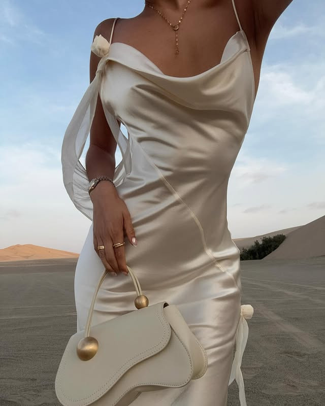 Elegant Backless Romantic Dress