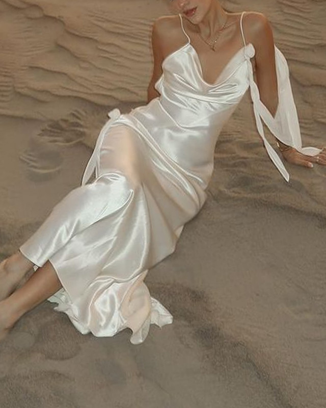 Elegant Backless Romantic Dress