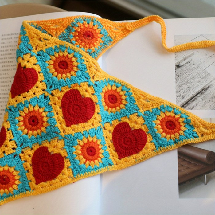 Chic Women's Knit Triangle Scarf with Heart Design - Fashionable Accessory