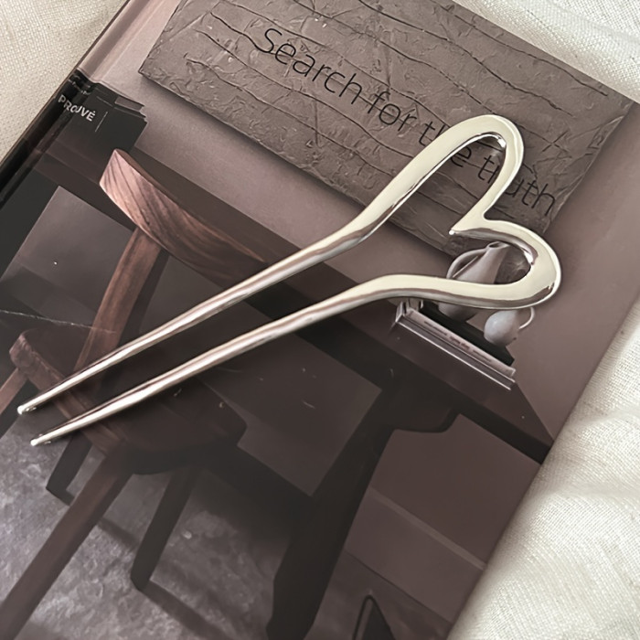 Heart-Shaped U-Pin Hair Accessory - Vintage Style Hair Styling Tool for Normal Hair - Versatile and Elegant Women's Hair Pin for All Occasions