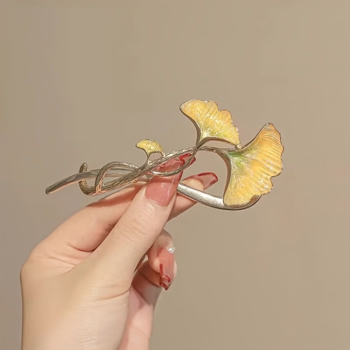 Elegant Ginkgo Leaf Hair Clip - Large Size Non-Slip Alloy Fashion Accessory for Women, Perfect Gift for Girls