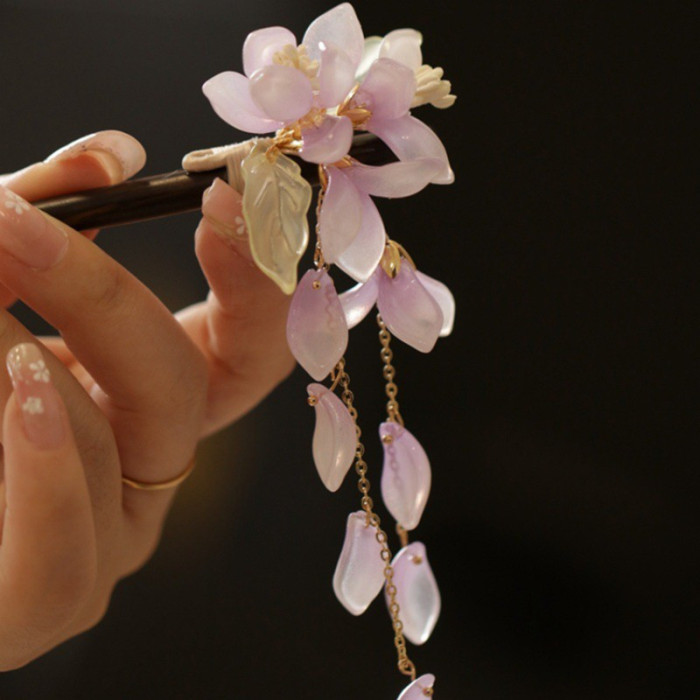 1pc Elegant Vintage Magnolia & Wisteria Flower Hairpin with Tassel - Traditional Chinese Style, Wooden Floral Hair Clip for Cheongsam, Hanbok & Tea Costumes, Purple & White