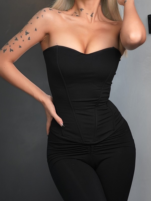 Fashionable High-Waisted Shapewear with a Fishbone Design, Featuring Built-In Padding And a Zip-Up Back.