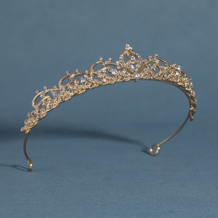 A Golden Crown Hairband With Diamonds, Perfect For Parties, Birthdays, And Weddings.