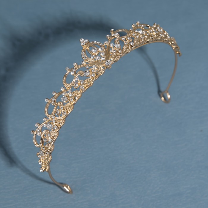 A Golden Crown Hairband With Diamonds, Perfect For Parties, Birthdays, And Weddings.