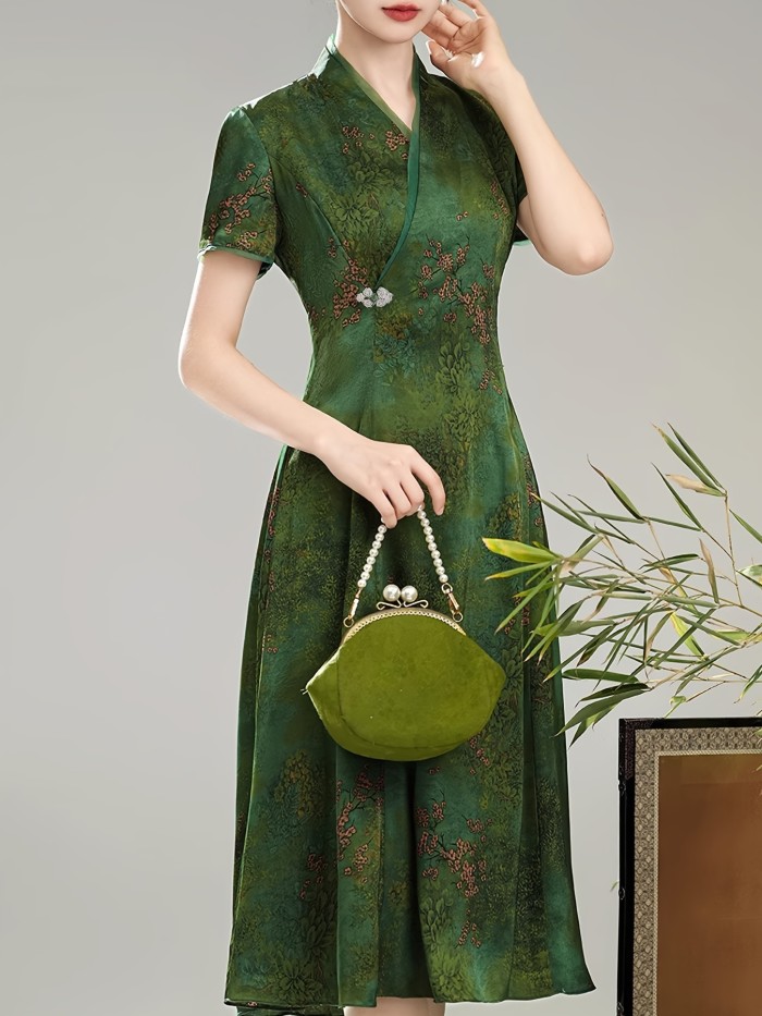 Floral new Chinese cheongsam dress retro, retro short-sleeved green V-neck cheongsam dress for women