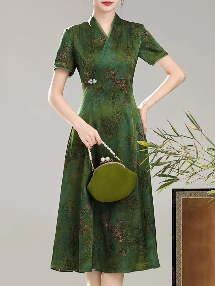 Floral new Chinese cheongsam dress retro, retro short-sleeved green V-neck cheongsam dress for women
